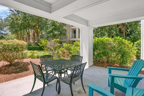 Located on the 1st floor of Elation, this unit boasts direct egress to the gardens and lagoon style zero entry pool, as well as an effortless connection to the The Village of Baytowne Wharf, a pedestrian scenery with shops, dining, playground, live m...