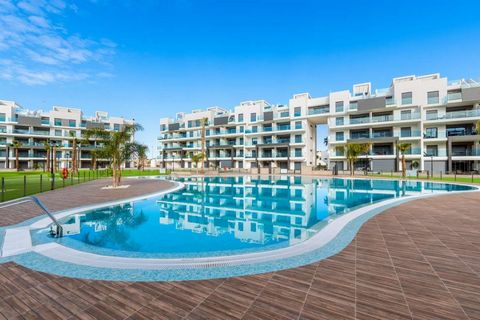 Ten oszałamiający narożny penthouse znajduje się w prestiżowej Oasis Beach XV, El Raso, Guardamar del Segura. Przestronny, nowoczesny apartament składa się z 2 sypialni, 2 łazienek, jasnego salonu z jadalnią, w pełni wyposażonej otwartej kuchni, tara...