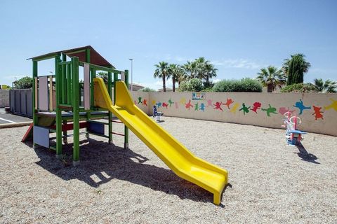 Les Jardins d'Agathe is een mooie, kleine camping met een zwemgedeelte van 650 vierkante meter met een glijbaan van 35 meter en een groot zwembad van 152 vierkante meter. Een (snack)bar, kinderspeelplaats, jeu de boulesbaan en een klein fitnesscentru...