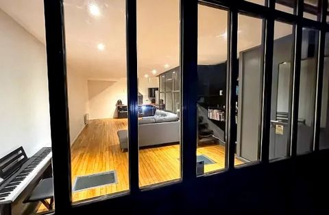 Et si vous viviez dans un lieu inspirant où l’élégance d’un loft industriel rencontre le confort d’une maison de ville ? Recherchez-vous un espace unique, à la fois atelier, maison et refuge, au cœur de Vitry-sur-Seine tout en profitant d’un calme ab...