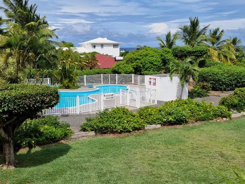 Appartement F3 + mezzanine vue mer éloignée, piscine plage à pied