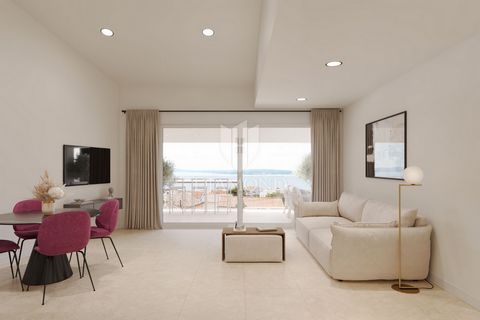 Location: Primorsko-goranska županija, Crikvenica, Crikvenica. Crikvenica, a unique apartment with great potential! An apartment in Crikvenica is for sale, featuring a private entrance, courtyard, and parking space. The apartment is an extension of a...