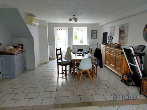 IN DE BUURT VAN DIJON - HUIS MET 7 KAMERS MET TUIN Gelegen in de stad DIENAY, gerenoveerde boerderij van 187 m² op een perceel grond met een totale oppervlakte van 714 m². Dit huis bestaat uit een grote keuken, een apart toilet, een grote woonkamer d...