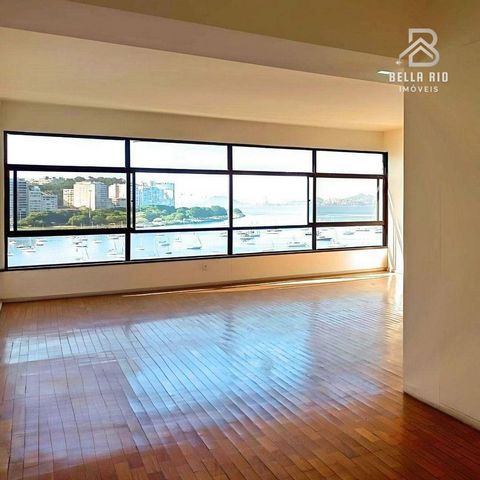 Ontdek uw perfecte uitje in Botafogo, waar elegantie en comfort elkaar ontmoeten in dit ruime appartement van 200 m². Met 3 slaapkamers en 3 badkamers biedt deze zonnige residentie de ideale balans tussen verfijning en bruikbaarheid. Geniet van het u...