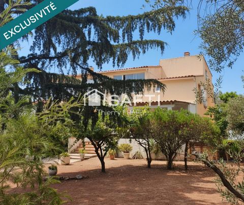 Porticcio centre – “Un village dans le village” : deux villas, grand terrain, potentiel unique