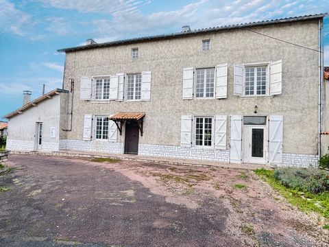 Ancienne grande ferme à rénover, Deux logements indépendants, Nombreuses dépendances