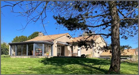 4 Chambres. Beaux volumes à vivre. Terrain clos et arboré.