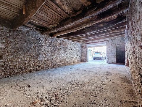 Garage en plein centre de Bédarieux – 38 m² – Idéal investissement ou stationnement sécurisé