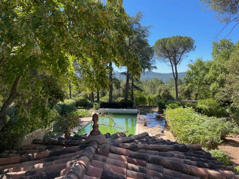 PROPRIETE DE REVE AVEC 2,5 HA DE TERRAIN