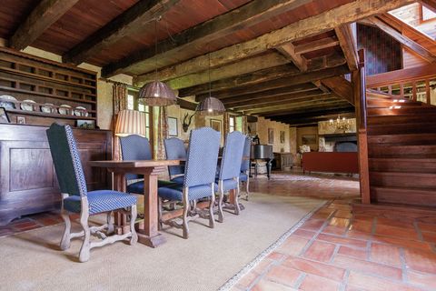 La Fermette is an idyllic country house on the La Borderie estate that will make you realise what the good life is all about. Ideal for families and groups, the house exudes cosiness while the spaces and possibilities are grand. Les Eyzies-de-Tayac-S...