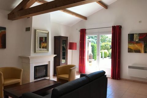 The stay in Les Fores has a shared swimming pool and a wonderful terrace. The accommodation offers comfortable space for a family. Thanks to the fine location in the countryside you can enjoy a wonderful morning walk to wake up. A golf course and a t...
