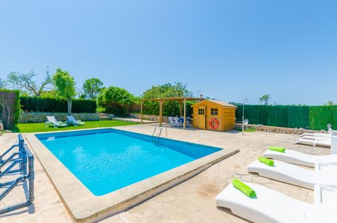 Profitez de la simplicité et du calme de cette belle maison de campagne avec piscine privée à Son Macià Vous pouvez prendre un bain rafraîchissant à l'extérieur dans la belle piscine au chlore de 5x10 mètres et avec une profondeur de 1,20 à 1,90 mètr...