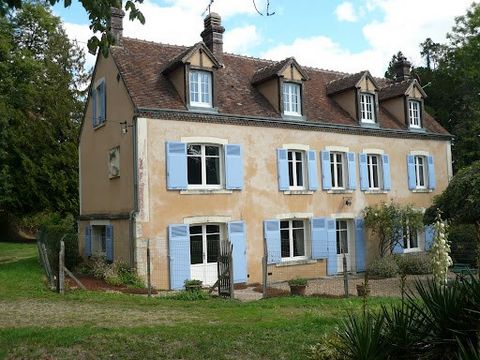 This house in Nogent-Le-Rotrou is now for sale. Waste no time in viewing this truly stunning property. It has 270 sq. m of living space. This property's beautiful features, including a fireplace, are bound to impress. The use of high quality material...