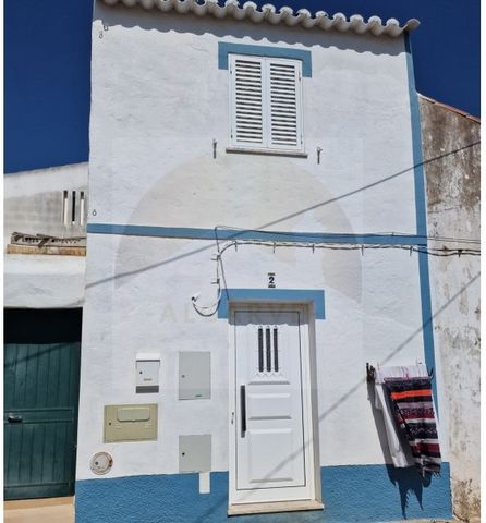 A fantastic investment opportunity in Vila do Bispo. A typical village house built over 2 floors, composed on the ground floor of a living room, kitchen and bathroom. A wooden staircase leads up to the mezzanine, where the bedroom is, as well as two ...