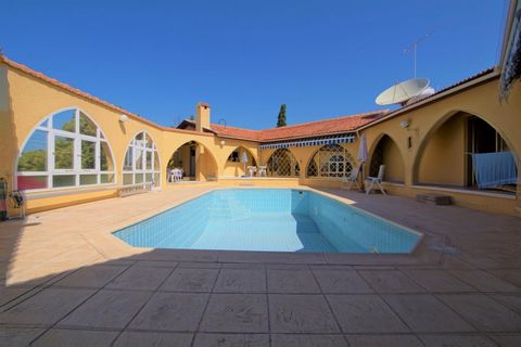 Ample Mansion with a beautiful Mediterranean architecture in the quiet residential area of Episkopi. Just entering a private Residence feels like you are in a spacious House surrounded by a big yards all around the property. The ground floor of the h...