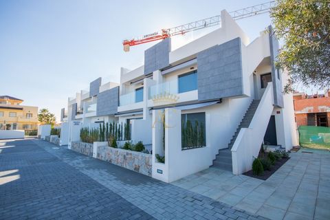 New development consisting in 30 Key Ready apartments in Los Balcones with fantastic views of the salted lake. The ground floor apartments have a total area of 80 sqm and comprise 3 bedrooms, 2 bathrooms (master bedroom with en-suite bathroom and acc...