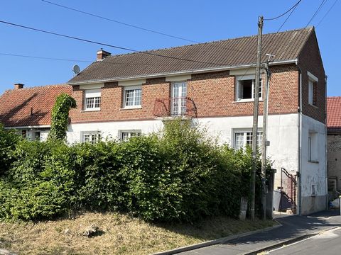 Village house in a quiet area offering very beautiful volumes, it consists of: An entrance hall, a living room, a living room fireplace fen wood, a kitchen, a bathroom, wc. Upstairs: A landing office, 3 large bedrooms. Garage, outbuildings, attic, en...