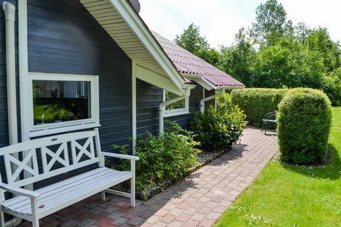 On an incredibly well-kept natural plot of approx. 1500 cozy is located this cozy cottage. The cottage was originally built in 1992 but was modernized in 2010 so that today it appears bright and friendly everywhere in the house. The cottage has a nic...