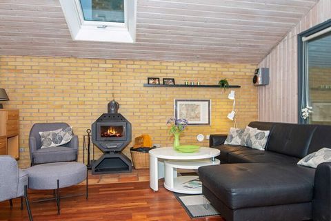Cottage located about 300 meters from the beach at St. Sjørup. The cottage contains a combined living room and kitchen as well as three good bedrooms and an annex of 8 m2, which will be ideal for teenagers. There is a well-equipped kitchen and a good...