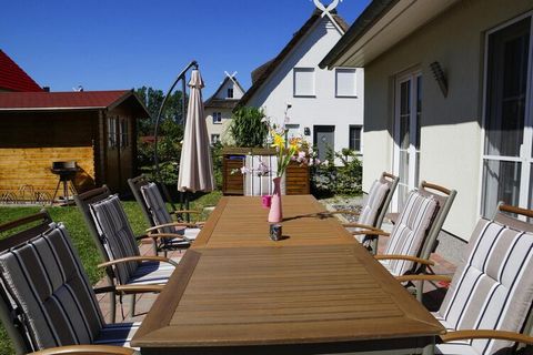 Spacious and cozy holiday home with sauna and fireplace, only 850 m from the beautiful, kilometer-long sandy beach. The 450 square meter lawn offers enough space to sunbathe extensively: relax on the terrace. Start your first tour of discovery throug...