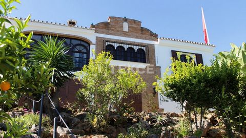 Spacious House with Private Pool and Garden in Alhaurin el Grande Costa del Sol The house is located in Alhaurin el Grande, Málaga, Costa del Sol. The town has all the daily and social amenities you may need along with scenic beauties and many social...