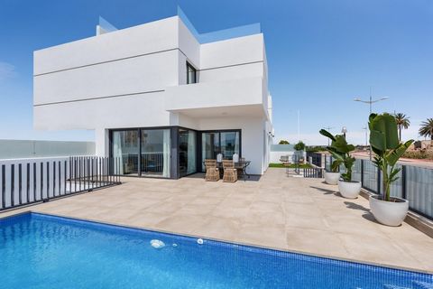 Gc-immo-Spain offers you on the Costa Blanca Superb Terraced House T4 in Dolores Features: 3 bedrooms, 2 bathrooms, Open kitchen, Dining room, Open living room, Terraces with Private Pool and Full Basement of 116 m2 ...... Private Pool Beach 15 minut...