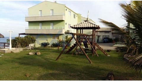 Townhouse containing 4 suites, balcony, toilet, living room, pantry/kitchen, barbecue, service area and 1 parking space (with the possibility of purchasing more spaces). Fine workmanship, in 130 m² of private area. (option for a seafront townhouse R$...