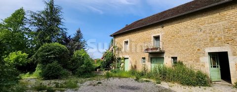 REF 18585LV - POLIGNY SUD - 5 minutes from Poligny, beautiful stone family home of 224 m² of living space on a large plot of 1611 m² with trees and fully fenced. The home offers superb bright volumes with beautiful living rooms and five spacious bedr...