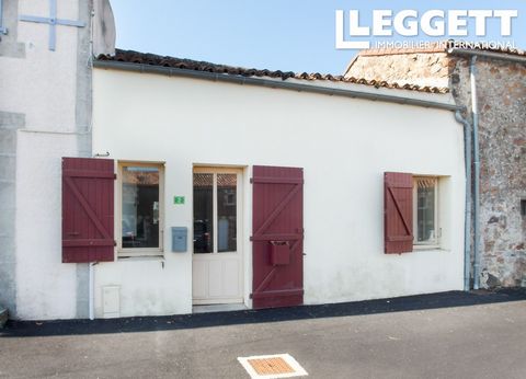 A26780TLO79 - Surprisingly roomy mid-row house in basic condition – electric rads, double glazed, mains water. Ample parking just outside. No fuss for simple holidays/rental potential. Just 2km from the heart of Argenton les Vallées, this charming li...
