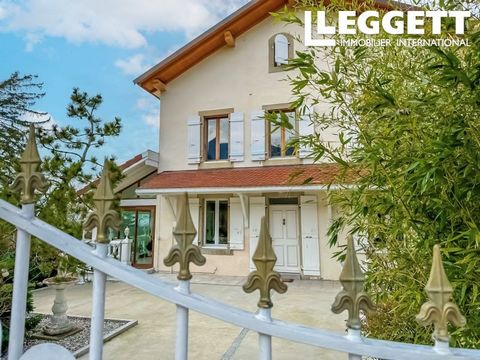 A27027EMS74 - This spacious, detached and bright house is the ideal home for families and cross-border workers. It is located in Neydens just 5 minutes drive from the Archamps border crossing into Geneva, and 35 mins from beautiful Annecy. This well-...