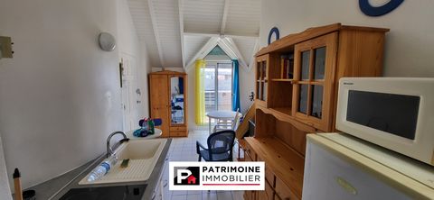 Garry RAUZDUEL OFFERS THIS STUDIO WITH A SEA VIEW OF ABOUT 18 M2 FOR SALE IN SAINTE ANNE FOR A FIRST INVESTMENT IN SEASONAL RENTAL WELL LOCATED ON THE 2ND FLOOR OF A SECURE BUILDING COMPRISING AN AIR-CONDITIONED ROOM WITH A SEA VIEW A BATHROOM WITH T...