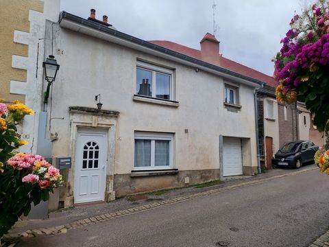 Dpt Vosges (88), à vendre proche DARNEY maison P6 de 213 m2 avec 2 terrasses, GARAGE et terrain