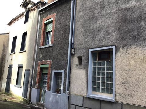 EXCLUSIVE TO BEAUX VILLAGES! A terraced property in the town of Lussac Les Eglises with local commerce and around a ten minute drive to the towns of Magnac Laval and St Sulpice Les Feuilles with all amenities. On the ground floor is a spacious living...