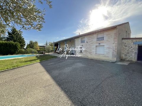 Ideally located between Agen and Marmande, 5 minutes from the centre of DAMAZAN and all services and amenities. You will be charmed by this stone house, the covered terrace of 100m2 facing the swimming pool and an open plain. As cut off from the worl...