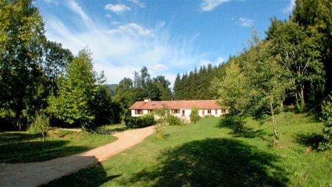 Lovely position, Converted mill with 8 bedrooms and pretty gardens. Income potential Close to the historic site of Monsegur on the edge of a village, this property offers direct access to wonderful walks and cycling and is just 20k from the ski resor...