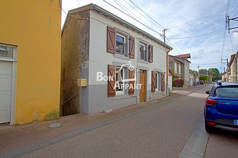Julien from the Bon'Appart agency offers you this individual village house! It is composed of a kitchen, living room, dining room, 2 bedrooms, shower room, attic and basement. A beautiful garden accompanies this house. Do not hesitate to contact us f...