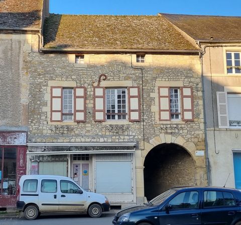 Ref. 2708 North Burgundy, TANNAY town centre, house 100 m2 comprising: entrance to former shop with window 25 m2, back shop 7 m2, hallway, office 11 m2. On the 1st floor: landing, kitchen 11 m2, dining room 21 m2, two bedrooms 12 m2 and 11 m2, bathro...