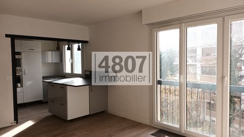 Refurbished, St Julien center, apartment of 46m2 comprising, a living room with an equipped kitchen area, a bedroom, a bathroom. The property is accompanied by 3 cellars. Collective gas heating (individual meter). In the center and at the same time v...