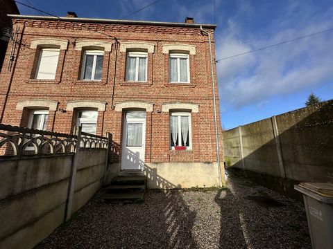 In the commune of Woincourt. The house is rented for 675 euros per month and consists of a shower room, 4 bedrooms, a lounge area of 21m2 and a kitchen area open to the living room. The living area is 69.m2 approximately. Outside, the house offers a ...