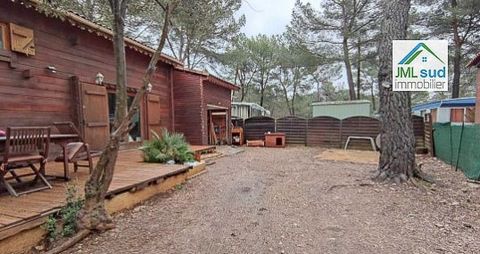 Quiet, in the middle of nature, at the Domaine de la Bergerie, secure and closed, near the Castellet circuit. Primary or secondary residence. On a leisure plot of 203 m2, enjoy a magnificent chalet of 60 m2, with garage of 18 m2 It is composed of a v...