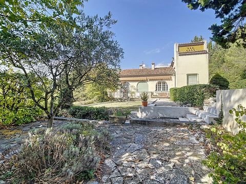 For sale an 8-room house of 190 m2 on a plot of 11,520 m2 in Bouenhoure 13090 Aix-en-Provence. This house, with work to be done, is south-facing, in absolute calm, with a magnificent garden with trees (olive trees, magnolias, chestnut trees, birch, p...