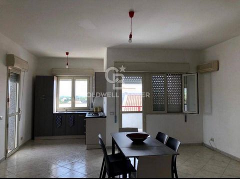 SYRACUSE: we offer for sale in Cassibile, a hamlet of SYRACUSE located on the SS 115 about 14 km south of the municipal capital, a village that has continuously expanded over time to reach approximately 6,570 inhabitants, an apartment located on the ...