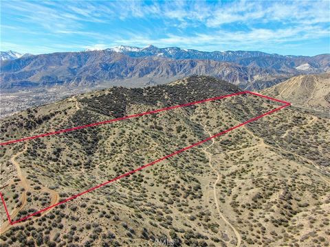 Introducing a sprawling 40-acre parcel nestled in the heart of Phelan, a jewel within the vast expanse of San Bernardino County. Perfectly zoned for Rural Living, this versatile tract offers boundless possibilities, from establishing a serene residen...