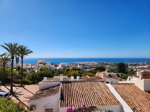 Apartment in Nerja, with 2 bedrooms, in Urb. San Juan de Capistrano, with a communal pool and a large terrace with spectacular views of the sea and the mountains. It is located in one of the most popular, most demanded and best-kept urbanizations in ...
