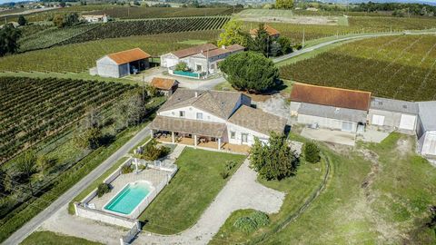 Vineyard property, 15Ha 28a 58ca. Last year of production harvest 2023. Following the retirement of the owner, the sale is carried out on land only. 12 km from Ste Foy La Grande A house of 182m² of living space, it is completely renovated, underfloor...