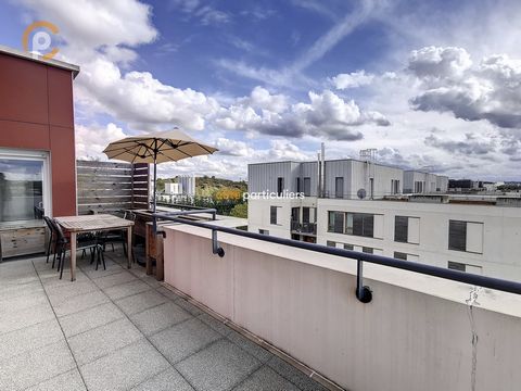 Côté Particuliers Paris 13 vous invite à découvrir un bel appartement familial T5 de 93m2 au dernier étage comme une maison sur un grand toit terrasse de 40m2 , dans un quartier récent et moderne de Valenton limite Créteil à 15 mins de Paris. L'appar...