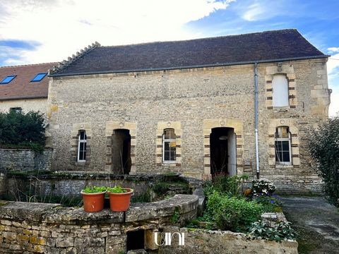 New exclusivity New property. Stone house of 175m2 to renovate in an old farmhouse, located in the heart of Bieville-Beuville, just 10 minutes from Caen, in a sought after area.   Location : Bieville-Beuville   All the characteristics of the property...