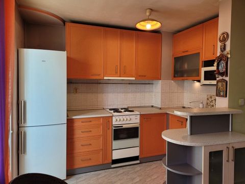 Titan Properties is pleased to present a warm and sunny one-bedroom apartment in Vitosha - a communicative place, close to public transport stops, shops, kindergartens and British School Sofia. Quick and easy access to Simeonovsko shose Boulevard and...