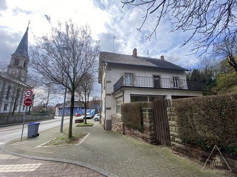 Venez découvrir cette grande maison à Oberhausbergen d’une superficie de 189.97m2, avec terrasses et jardin. La maison est 'propre' et 'saine' (DPE: C), mais nécessite des travaux de rafraîchissement voire d'aménagement. Elle pourrait correspondre à ...