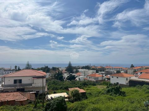 Located in Funchal. Nestled in the vibrant neighborhood of Funchal, just moments away from the bustling Madeira Shopping Mall and easily accessible public transportation, this property presents an exceptional investment prospect for astute buyers. Th...